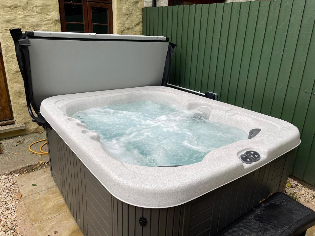 Cottage With Hot Tub In Pembrokeshire Haverfordwest Eksteriør billede